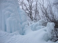 28 марта. Последний снег. Ледяная гора по дороге в Чебоксары. Автор Медяева Г.И., п. Шатки Нижегородской области